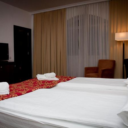Hotel Visconti Militari Bukareszt Zewnętrze zdjęcie