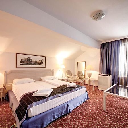 Hotel Visconti Militari Bukareszt Zewnętrze zdjęcie