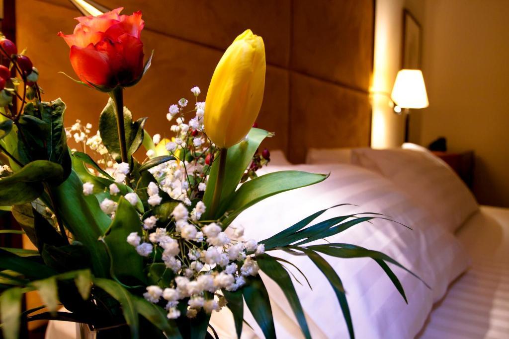 Hotel Visconti Militari Bukareszt Zewnętrze zdjęcie