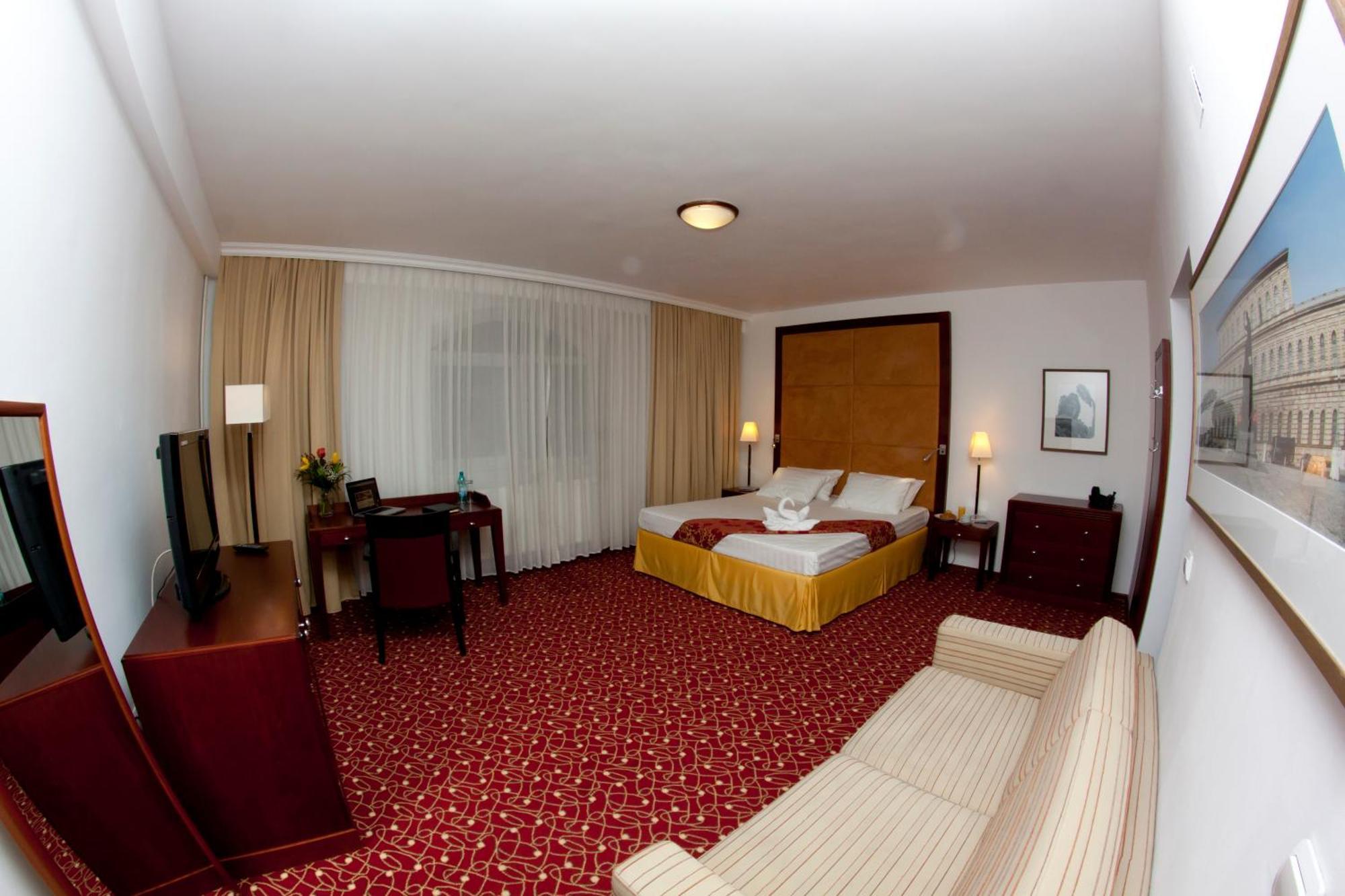 Hotel Visconti Militari Bukareszt Zewnętrze zdjęcie