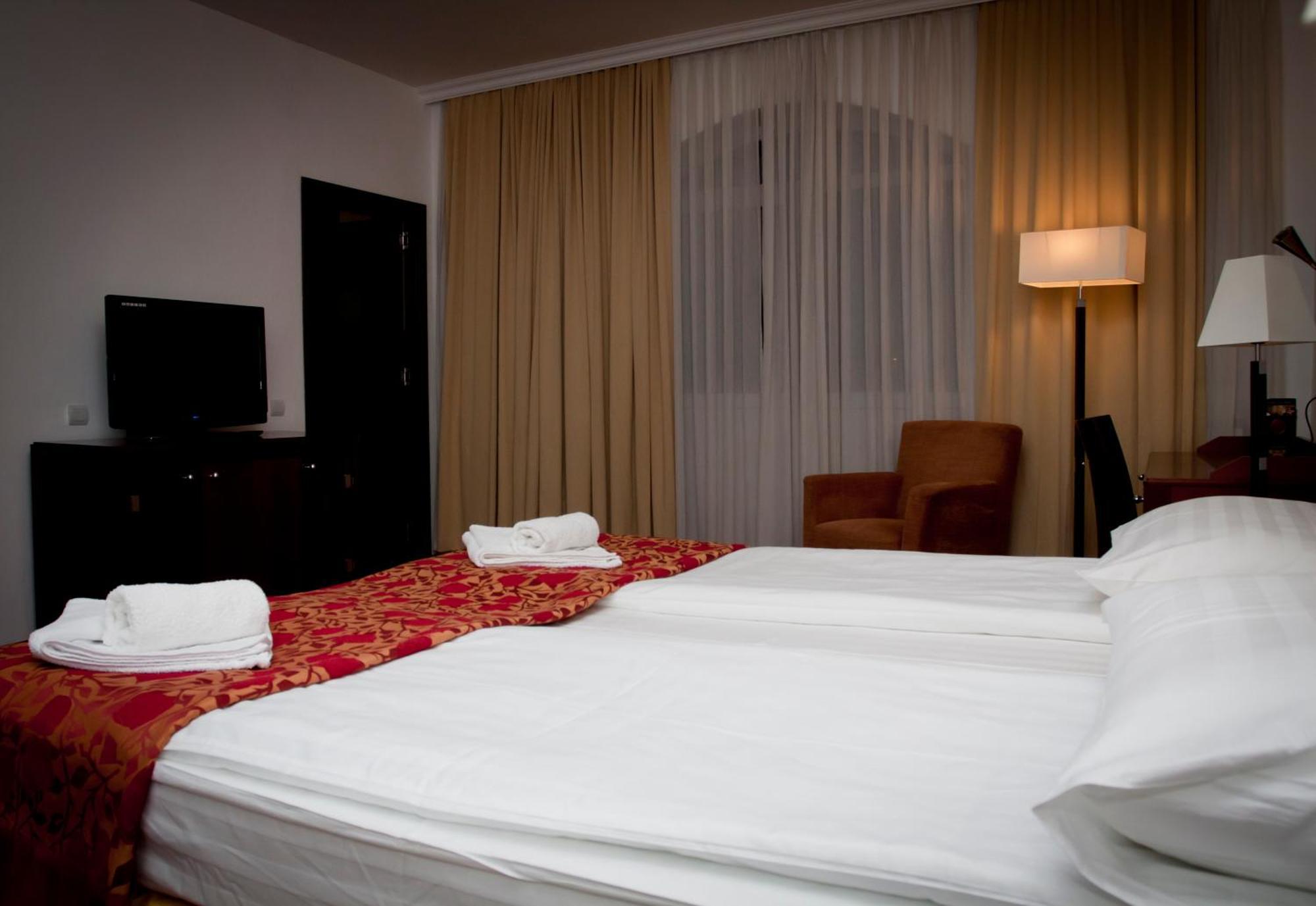 Hotel Visconti Militari Bukareszt Zewnętrze zdjęcie