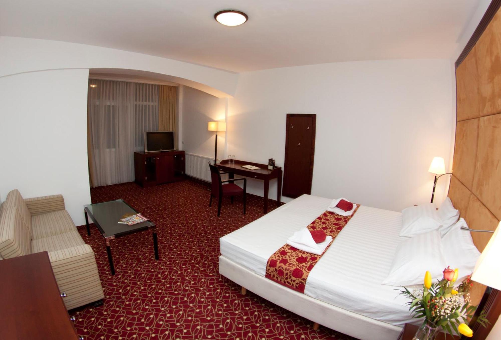 Hotel Visconti Militari Bukareszt Zewnętrze zdjęcie