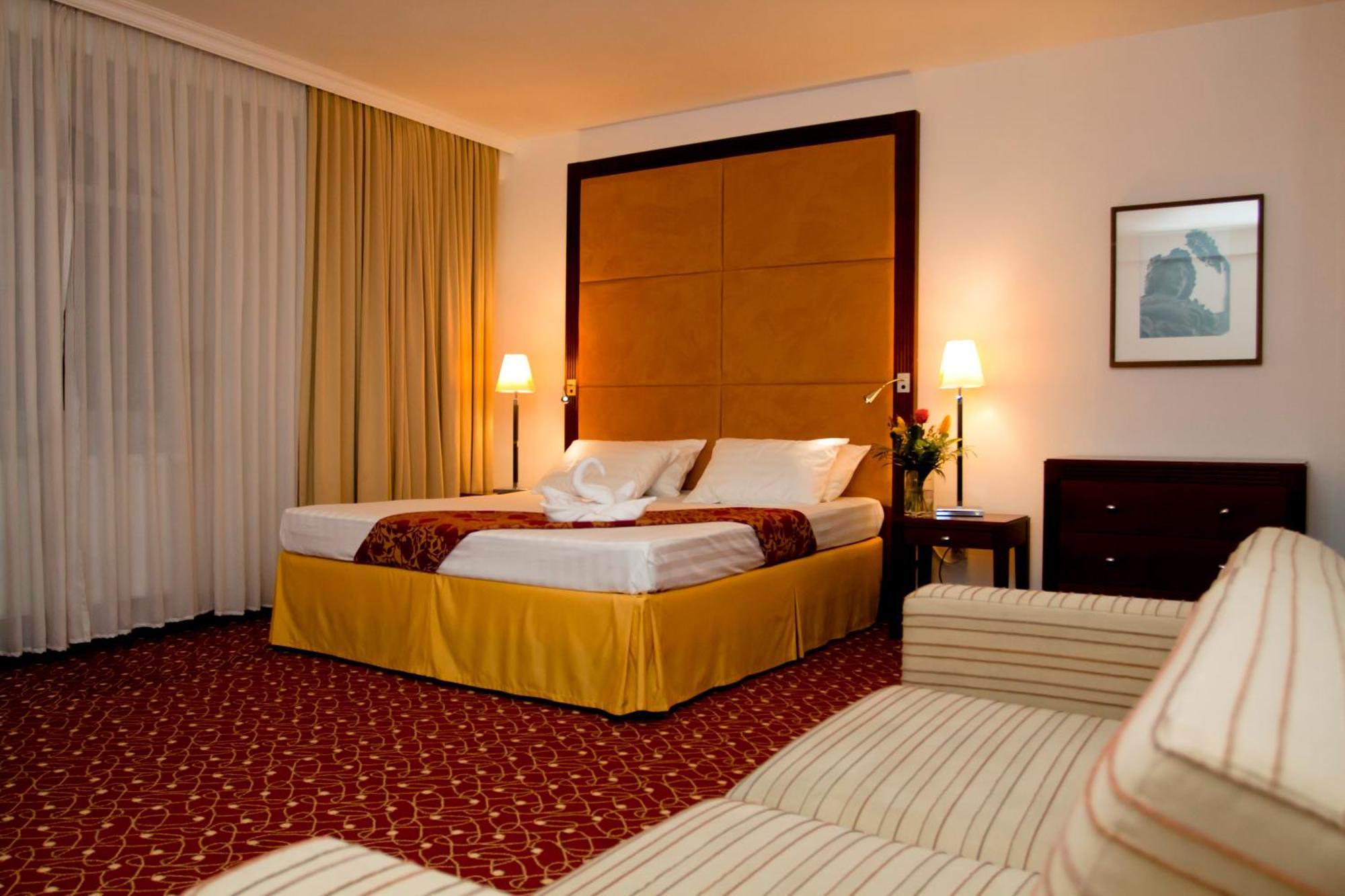 Hotel Visconti Militari Bukareszt Zewnętrze zdjęcie