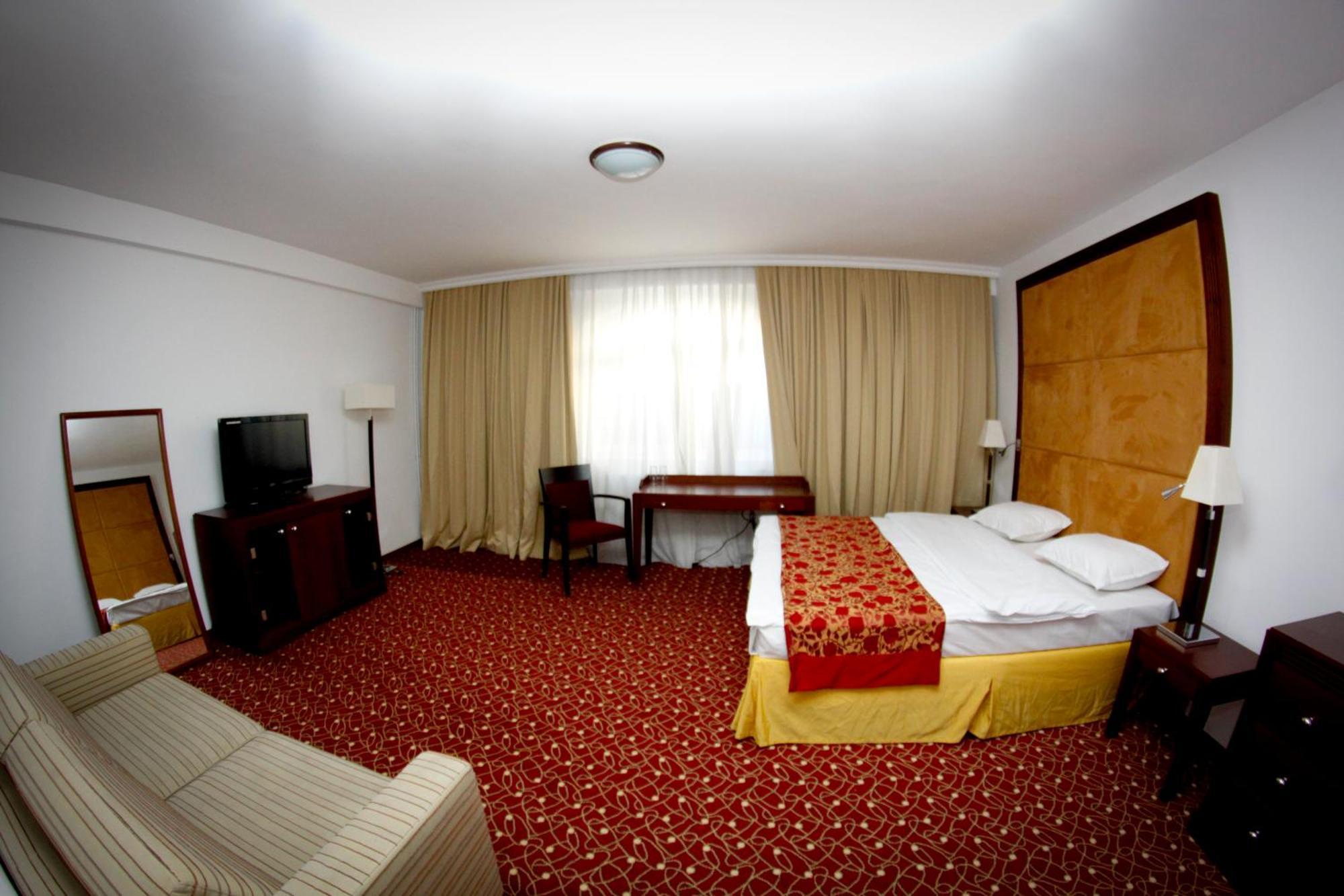 Hotel Visconti Militari Bukareszt Zewnętrze zdjęcie