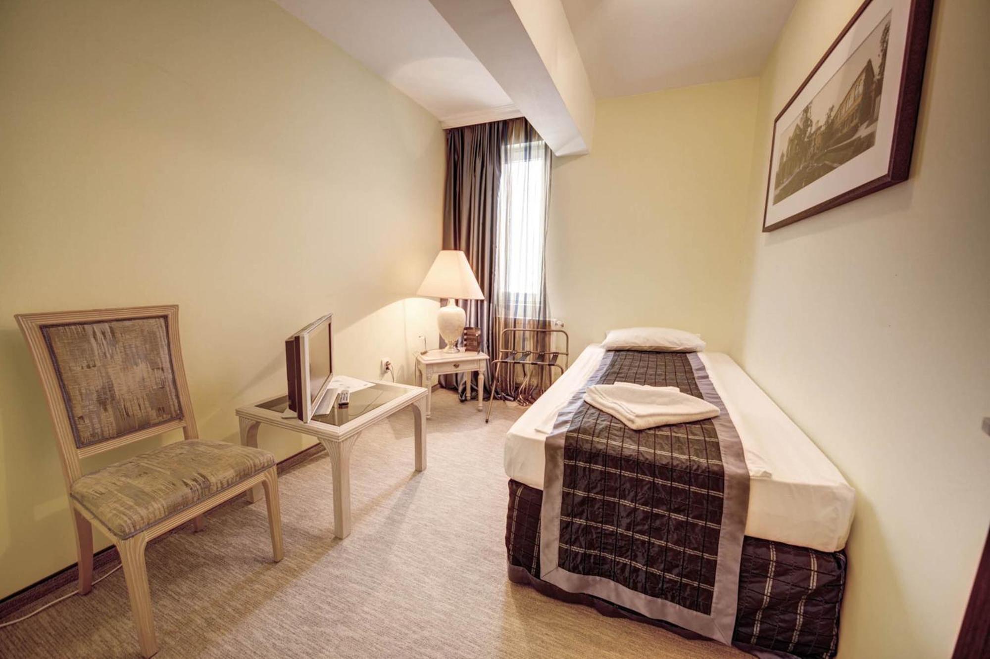 Hotel Visconti Militari Bukareszt Zewnętrze zdjęcie