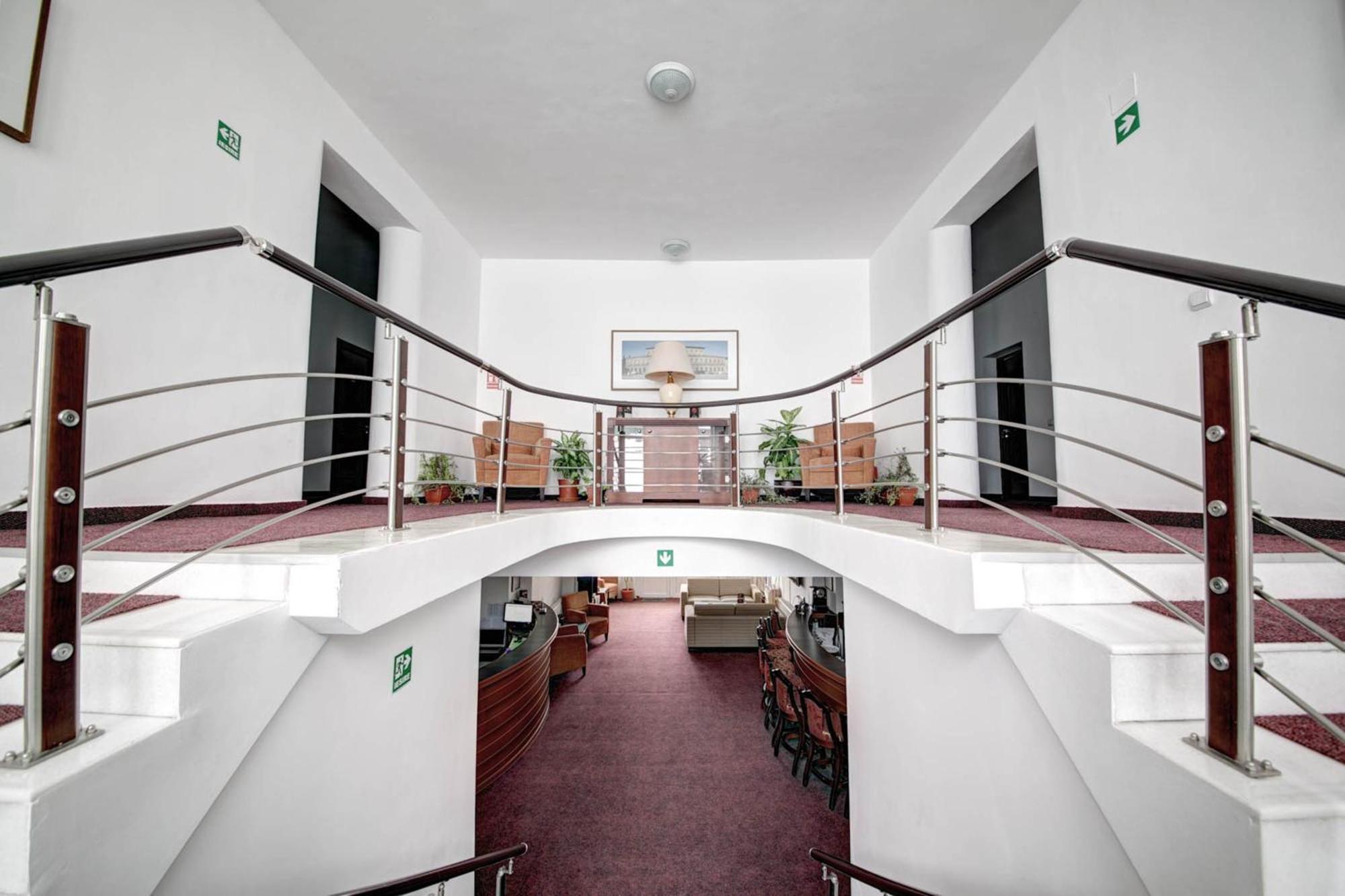 Hotel Visconti Militari Bukareszt Zewnętrze zdjęcie
