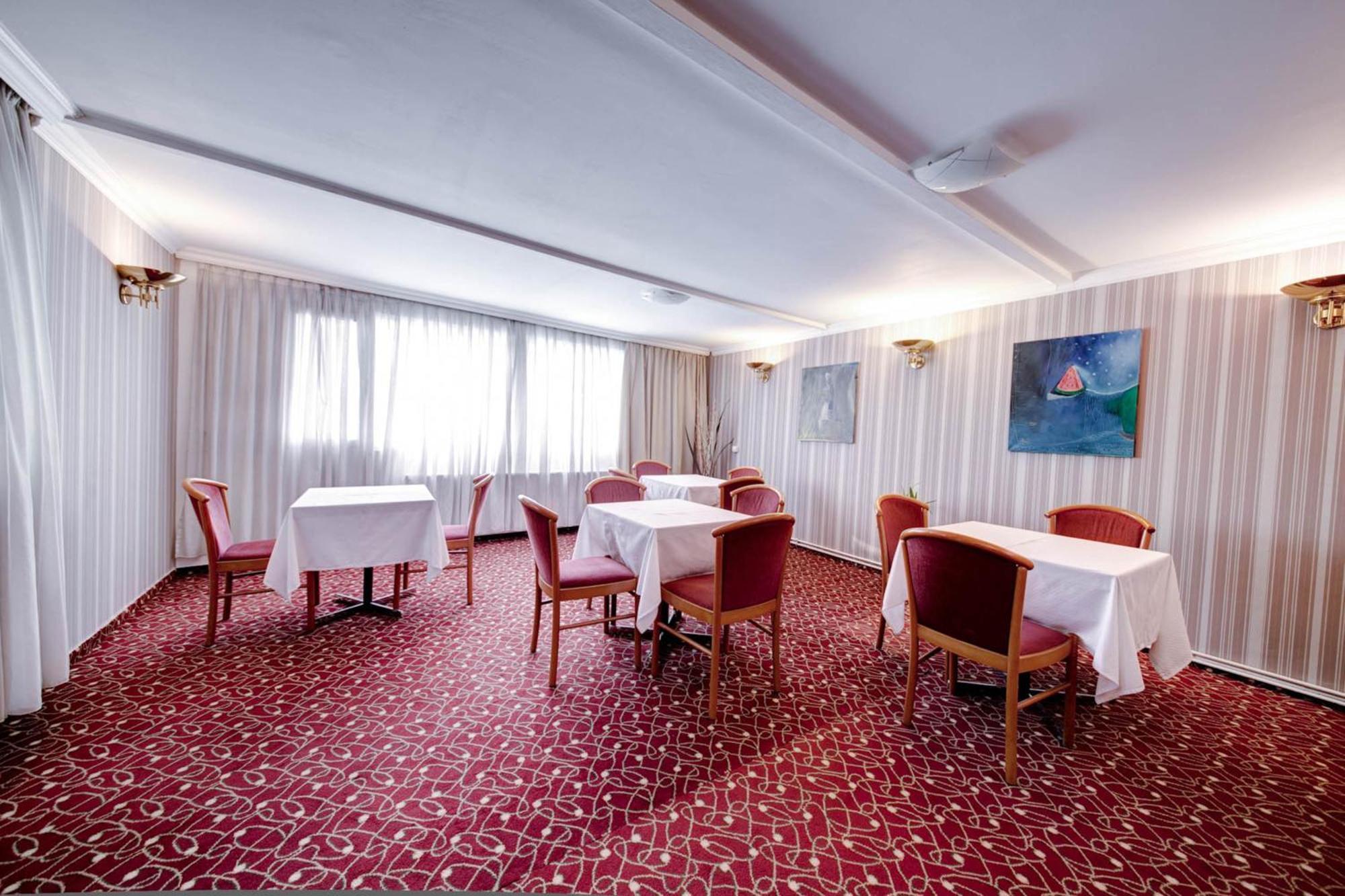 Hotel Visconti Militari Bukareszt Zewnętrze zdjęcie
