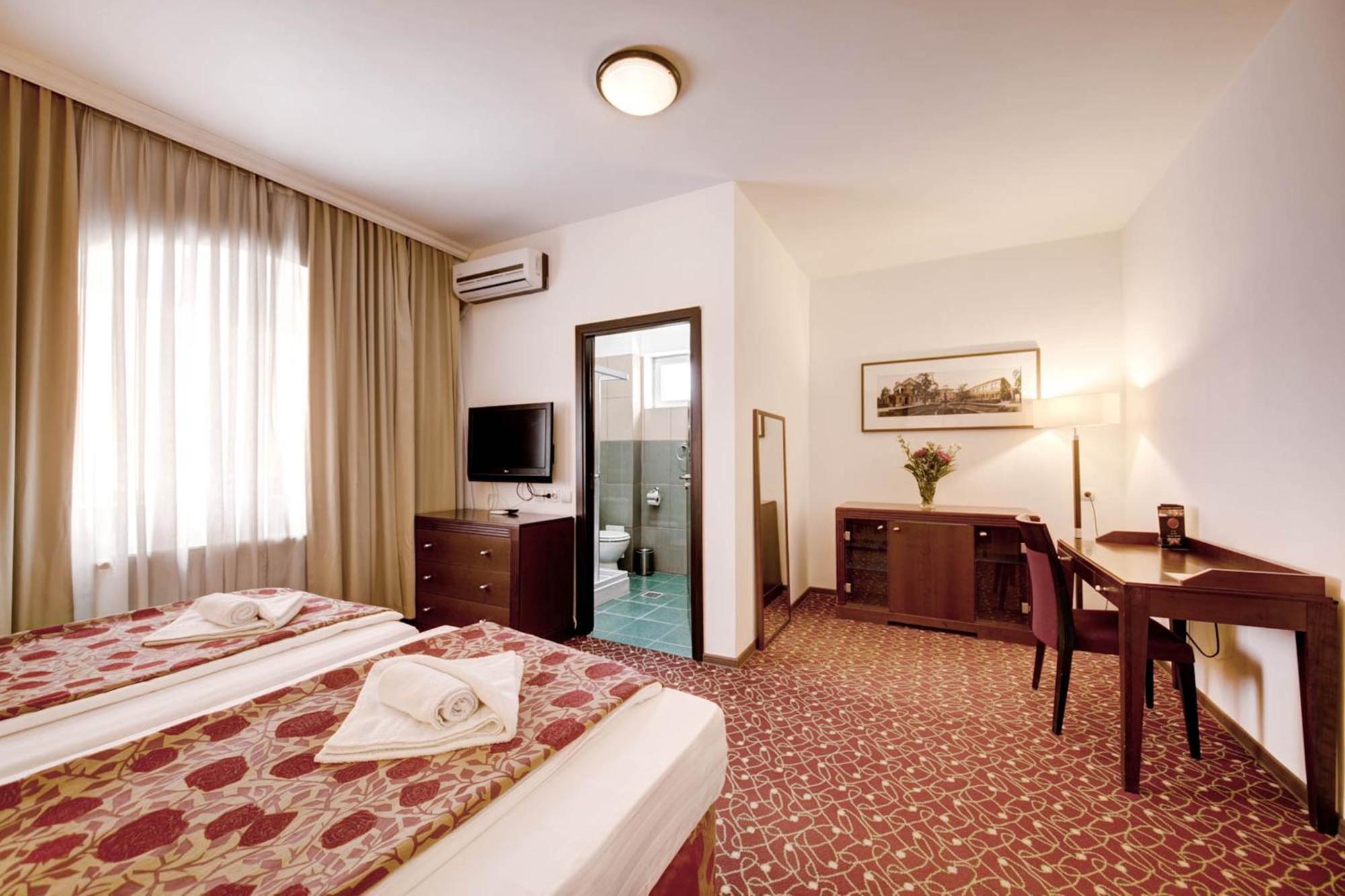 Hotel Visconti Militari Bukareszt Zewnętrze zdjęcie
