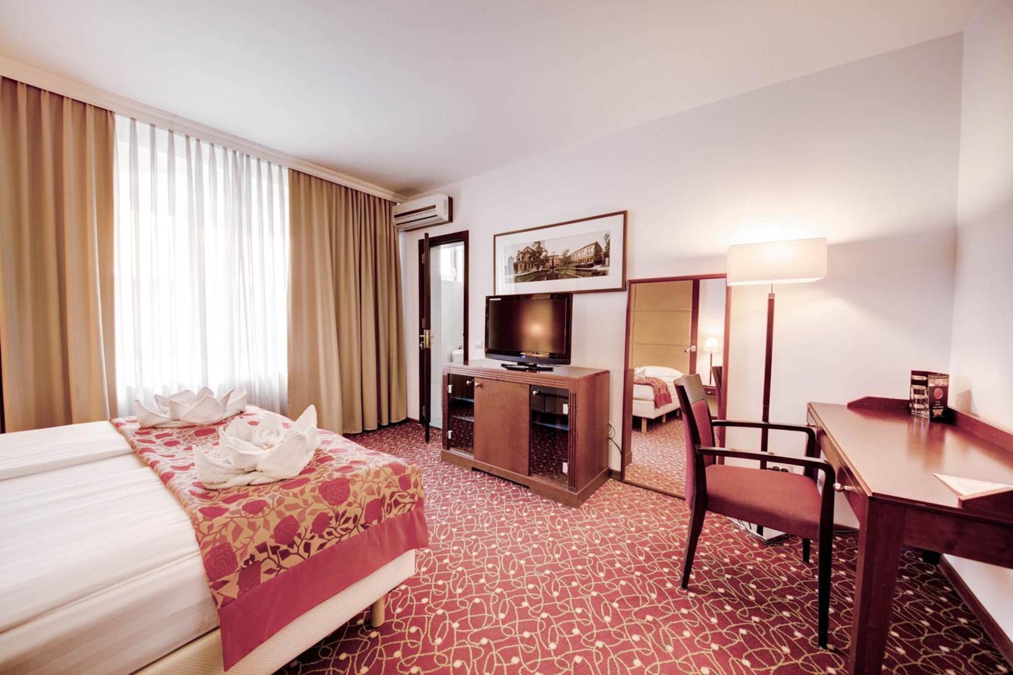 Hotel Visconti Militari Bukareszt Zewnętrze zdjęcie