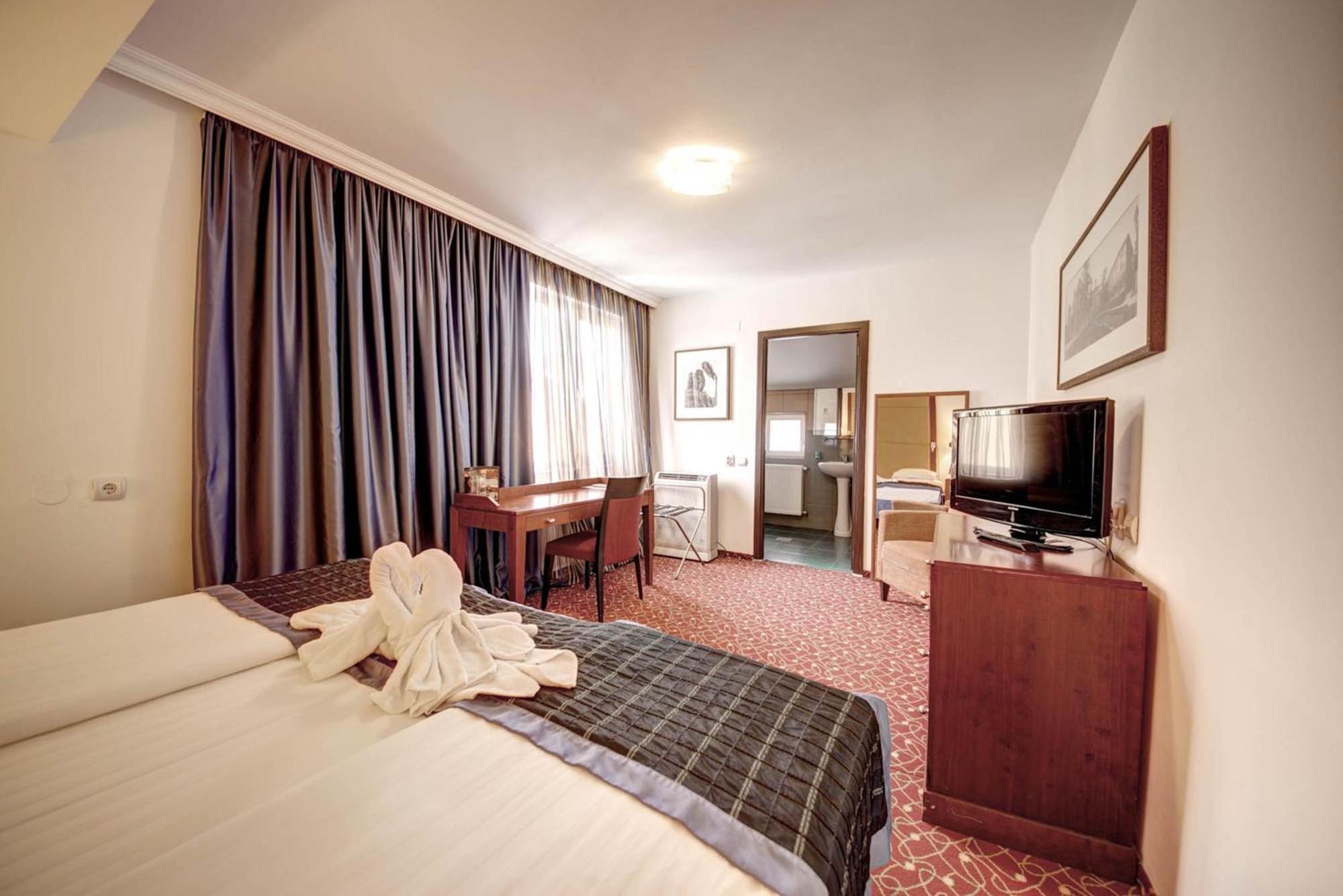 Hotel Visconti Militari Bukareszt Zewnętrze zdjęcie