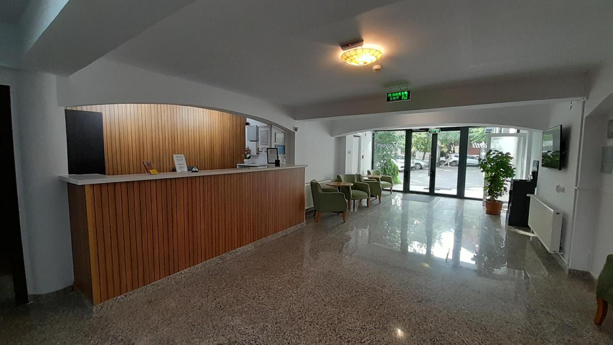 Hotel Visconti Militari Bukareszt Zewnętrze zdjęcie